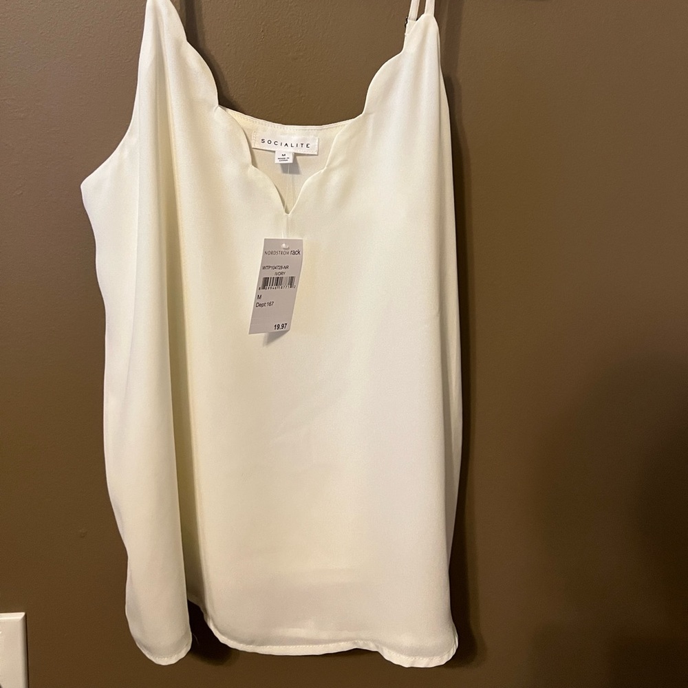 Scalloped white tank top